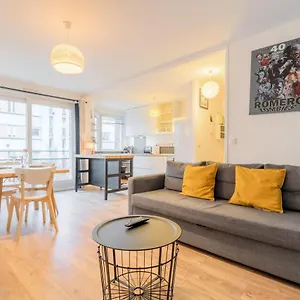  Appartement Fully-equipped App With Balcony Near Train Station